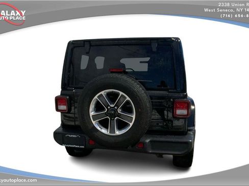Used 2023 Jeep Wrangler Unlimited Sahara AWD/4WD image 6