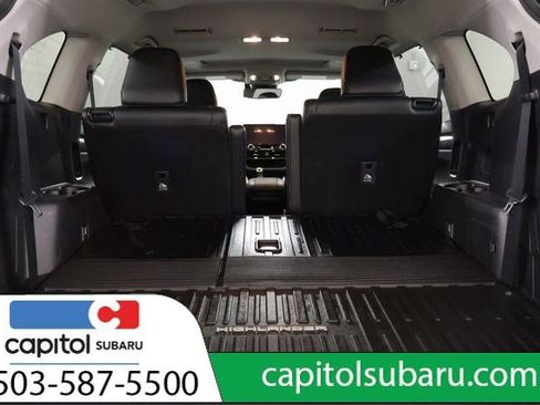 Used 2023 Toyota Highlander Limited image 28