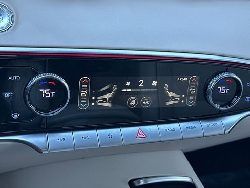 Used 2023 Genesis GV70 2.5T w/ Advanced Package image 22