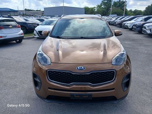 Used 2018 Kia Sportage LX w/ LX Technology Package FWD image 3