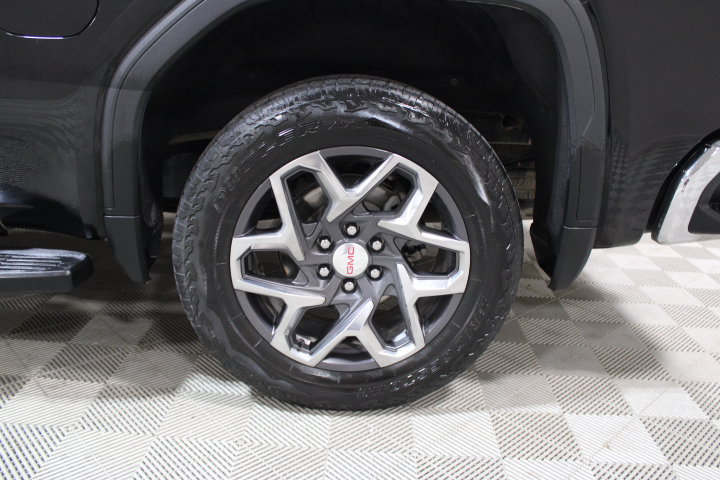 Used 2025 GMC Sierra 1500 SLT w/ SLT Premium Plus Package AWD/4WD image 44