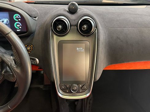 Used 2020 McLaren 600LT Spider RWD image 21