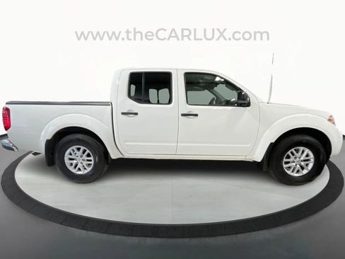 Used 2019 Nissan Frontier SV image 8