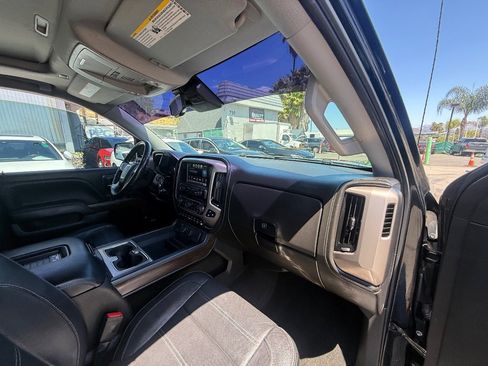 Used 2018 GMC Sierra 1500 Denali w/ Denali Ultimate Package AWD/4WD image 17