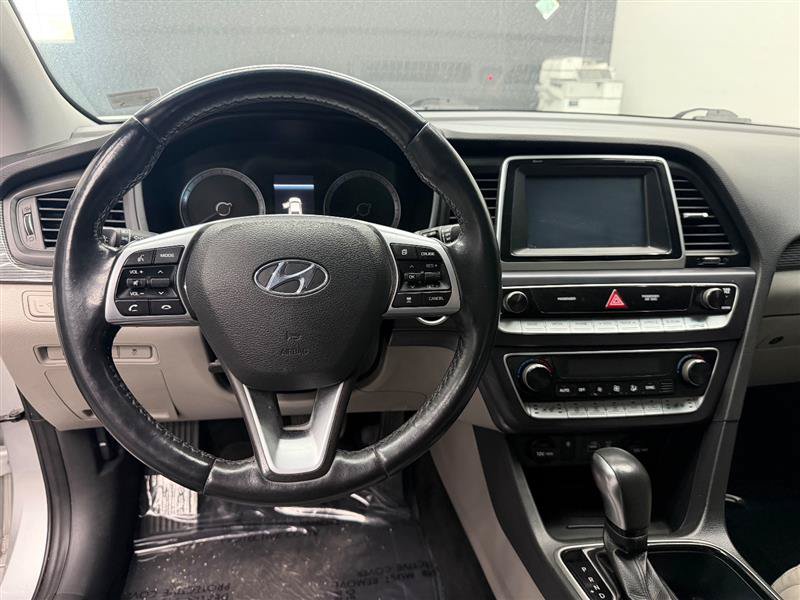 Used 2019 Hyundai Sonata Limited FWD image 11