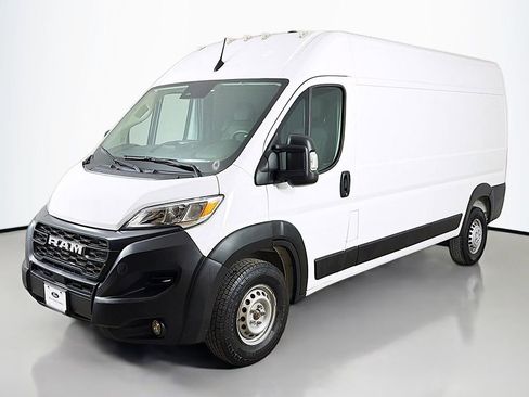 Used 2025 RAM ProMaster 2500 w/ Convenience Group FWD image 3