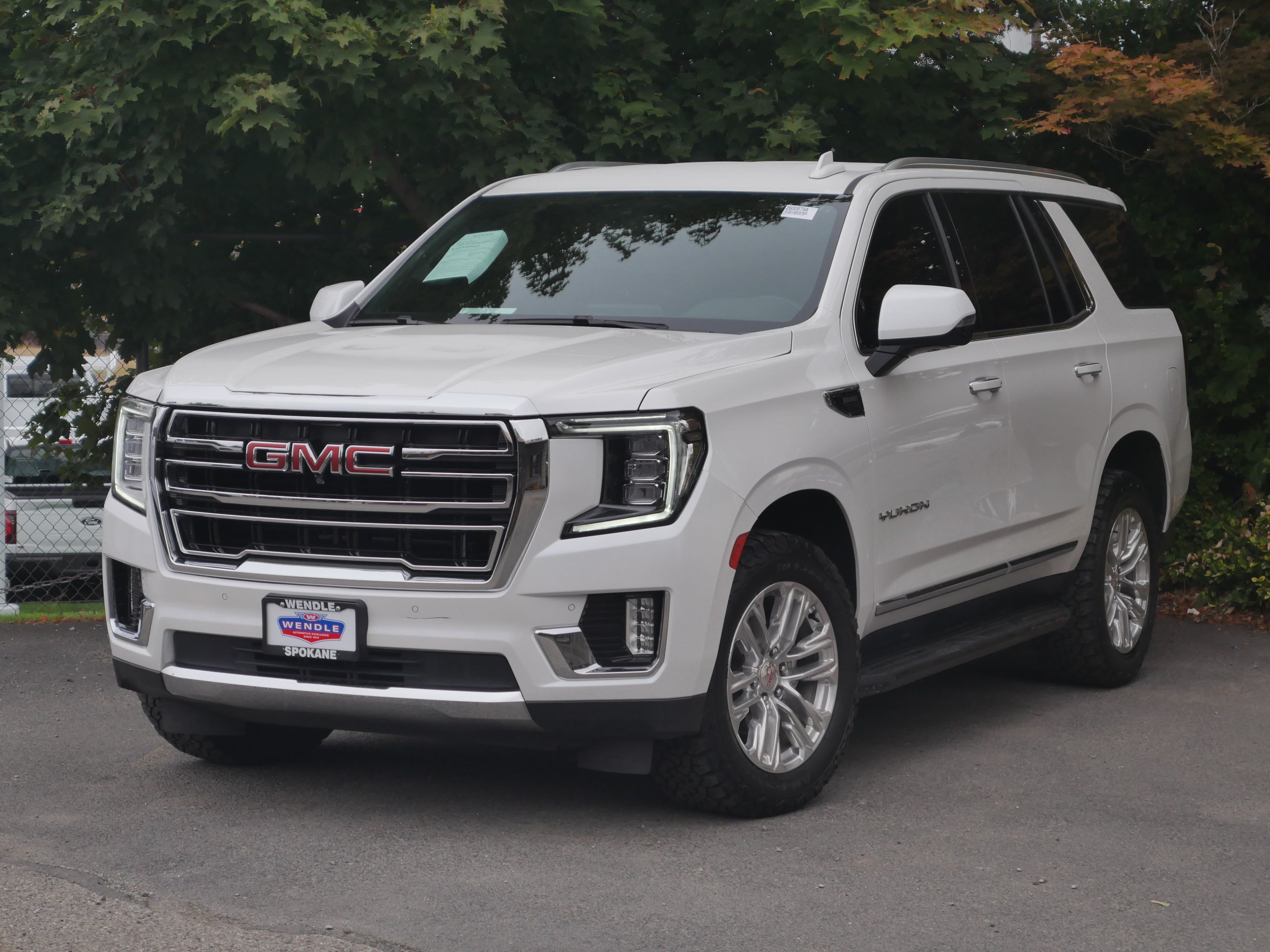Used 2021 GMC Yukon SLT w/ Rear Media and Nav Package AWD/4WD image 2