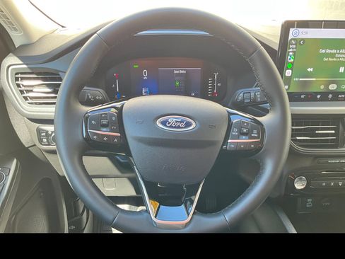 Used 2023 Ford Escape SE FWD image 3