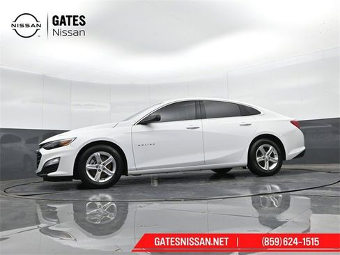 Used 2022 Chevrolet Malibu LS image 35