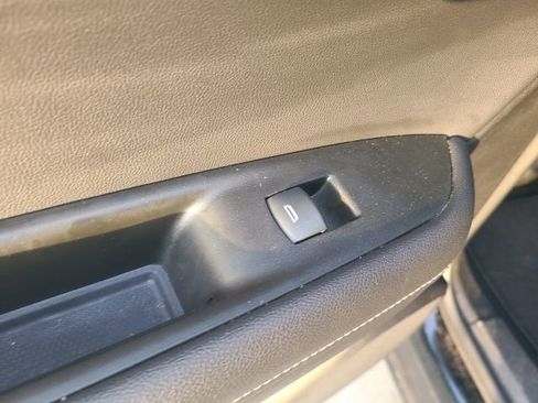 Used 2025 Chevrolet Blazer LT image 15