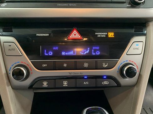 Used 2017 Hyundai Elantra SE w/ SE A/T Tech Package 03 FWD image 21