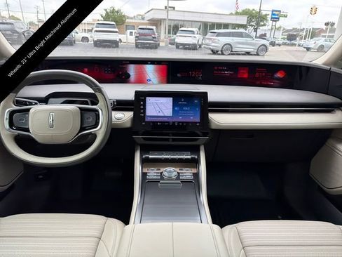 Used 2024 Lincoln Nautilus Reserve w/ Equipment Group 202A AWD/4WD image 15
