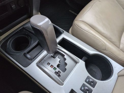 Used 2011 Toyota 4Runner SR5 w/ Convenience Pkg image 26