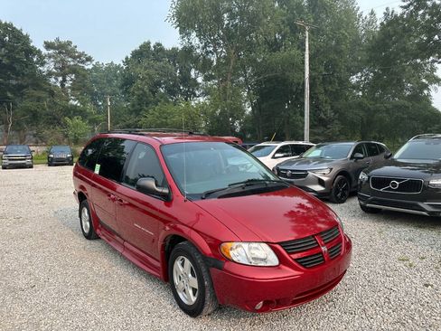 Used 2007 Dodge Grand Caravan SXT w/ Trailer Tow Prep Group FWD image 5