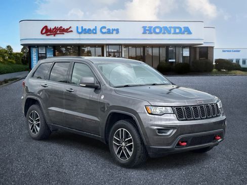Used 2018 Jeep Grand Cherokee Trailhawk AWD/4WD image 7