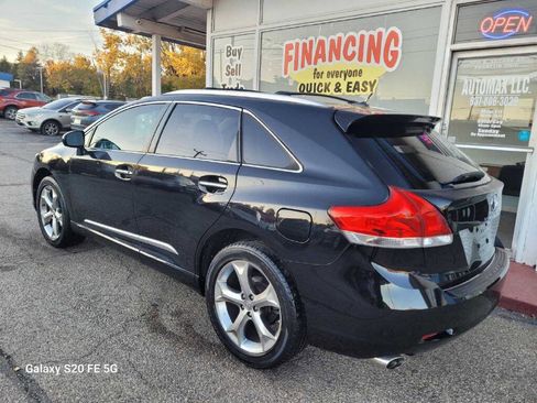 Used 2011 Toyota Venza image 4