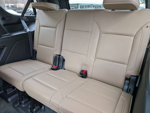 Used 2022 Chevrolet Tahoe Premier w/ Premium Package image 33