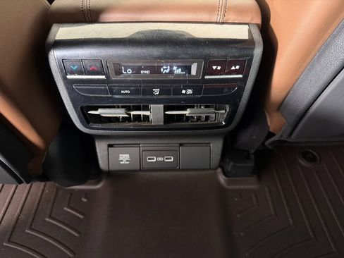 Used 2024 Acura MDX SH-AWD w/ Technology Package image 17