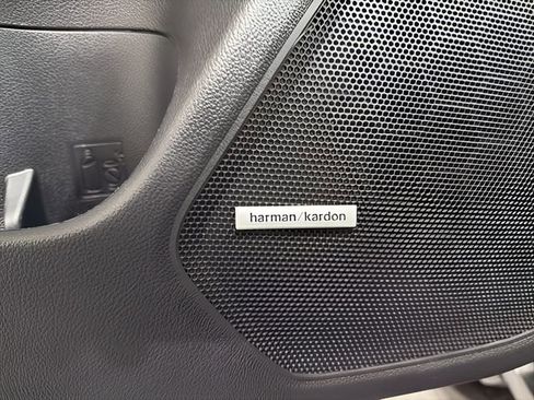 Used 2017 Subaru Outback 2.5i Limited image 10