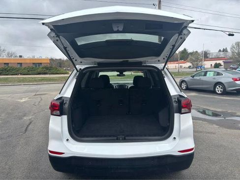 Used 2024 Chevrolet Equinox LS w/ LS Convenience Package image 8