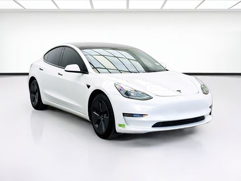 Used 2023 Tesla Model 3 Standard Range RWD image 3