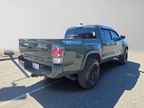 Certified 2021 Toyota Tacoma TRD Off-Road w/ TRD Premium Off Road Package AWD/4WD image 3