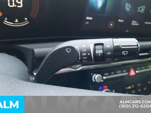 Used 2025 Hyundai Tucson SEL FWD image 17