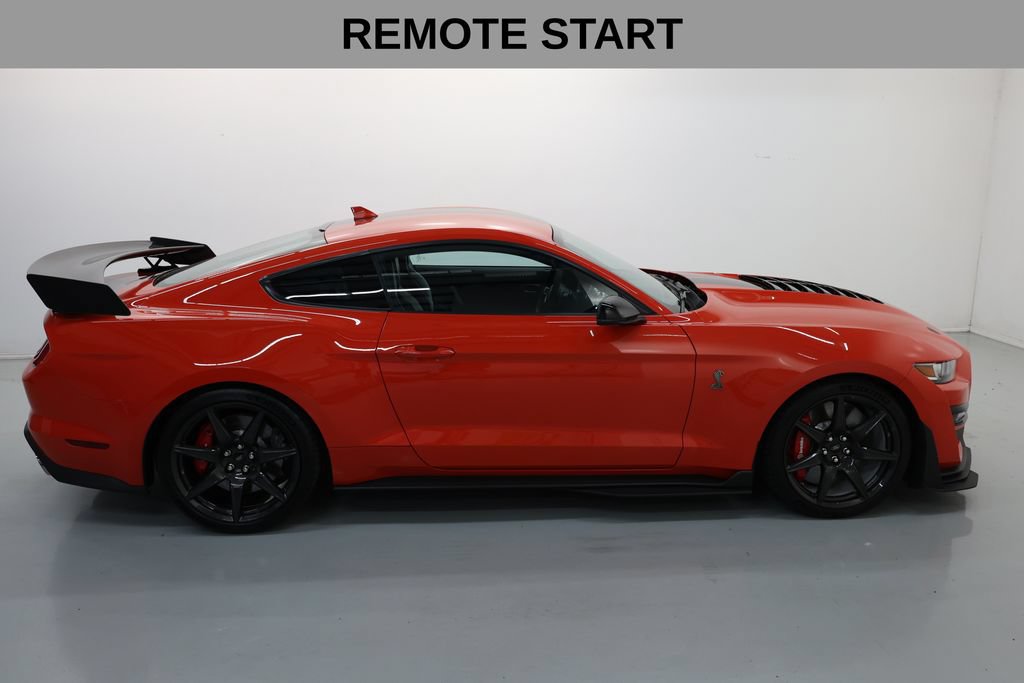 Used 2022 Ford Mustang Shelby GT500 w/ Carbon Fiber Track Pack RWD image 28