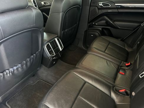 Used 2012 Porsche Cayenne AWD/4WD image 27