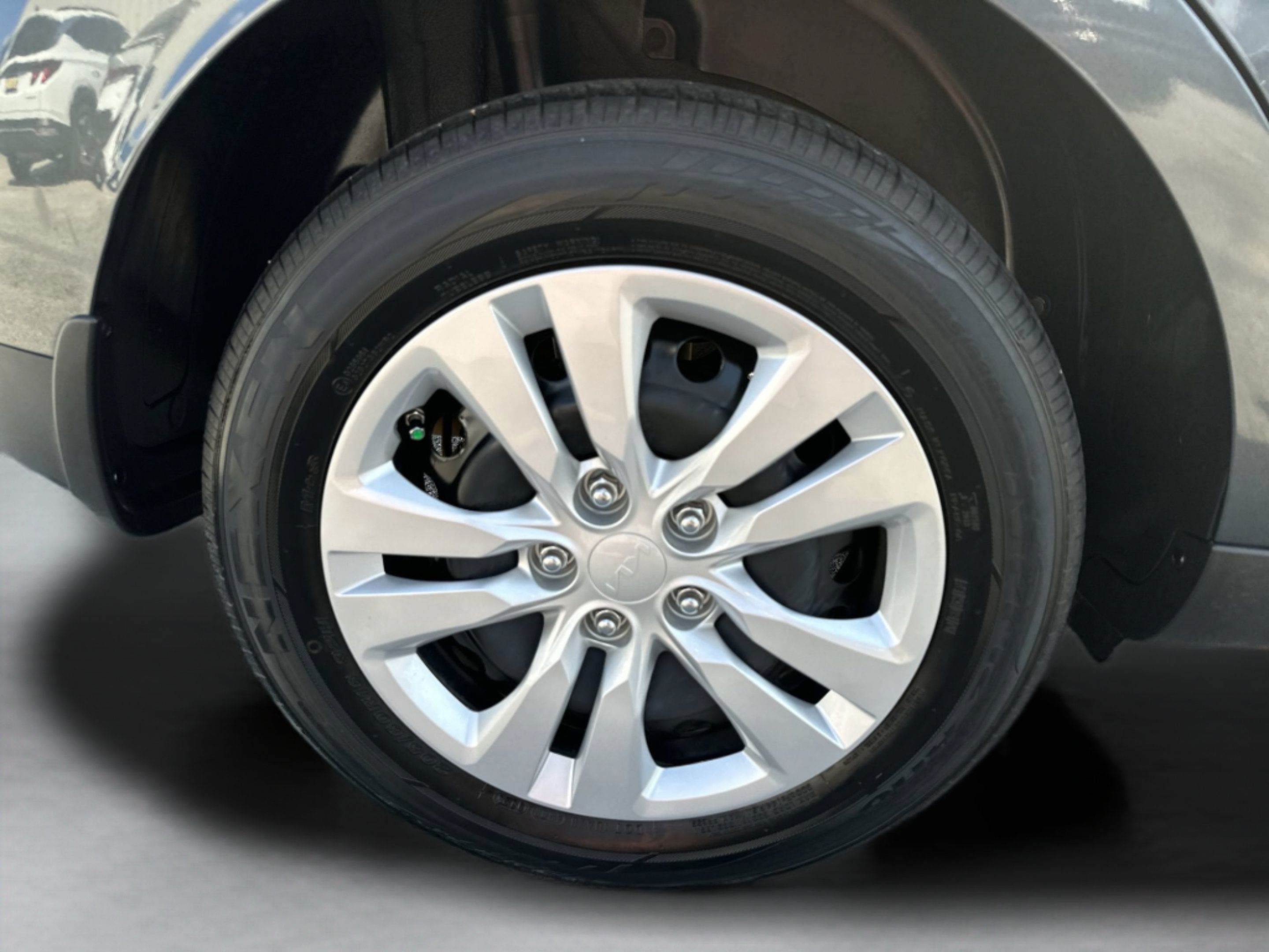 Used 2025 Kia Soul LX FWD image 18