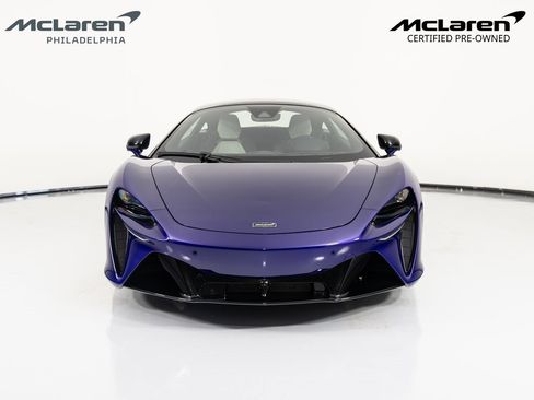 Used 2023 McLaren Artura image 2