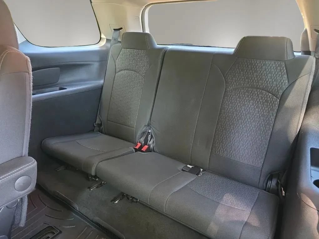 Used 2016 GMC Acadia SLE FWD image 37