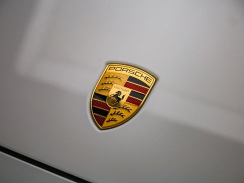 Certified 2025 Porsche Cayenne AWD/4WD image 12