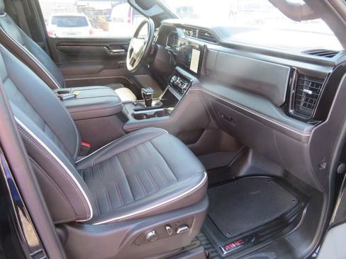 Used 2023 GMC Sierra 1500 AT4X image 16