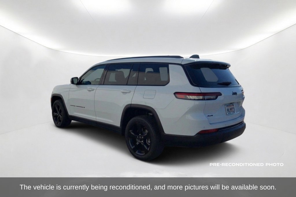 Used 2024 Jeep Grand Cherokee L Laredo AWD/4WD image 8