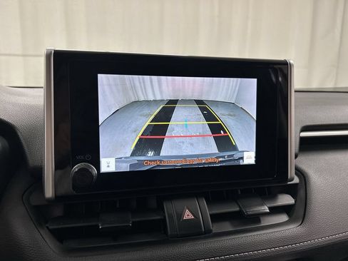 Used 2023 Toyota RAV4 LE AWD/4WD image 15