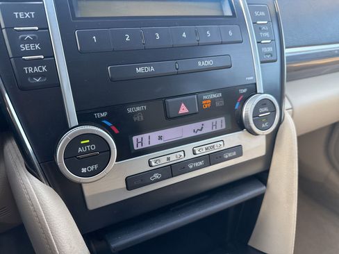 Used 2012 Toyota Camry LE image 20