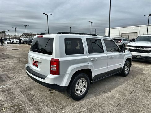 Used 2016 Jeep Patriot Sport w/ Power Value Group image 11
