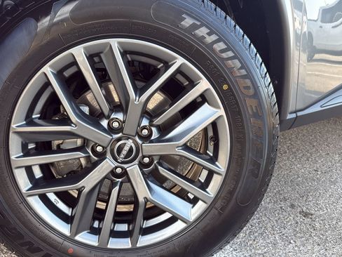 Used 2024 Nissan Rogue S FWD image 29