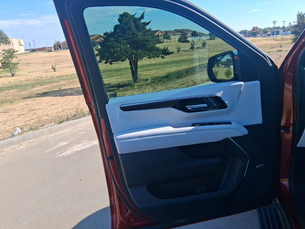 New 2025 Chevrolet Tahoe Premier AWD/4WD image 11