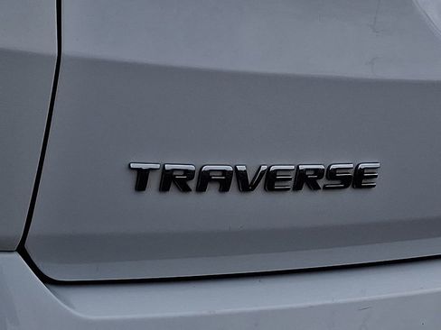 Certified 2022 Chevrolet Traverse Premier FWD image 36