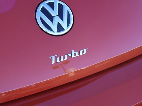 Used 2019 Volkswagen Beetle 2.0T S image 12