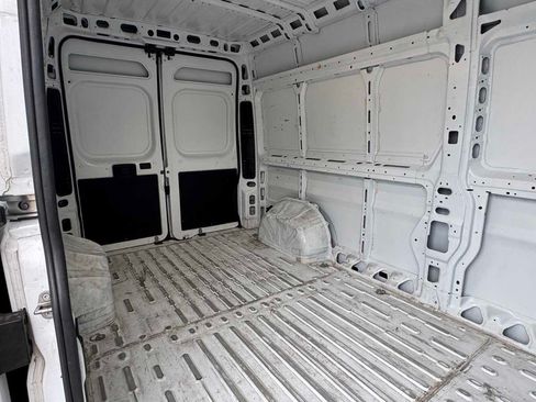Used 2024 RAM ProMaster 2500 w/ Convenience Group FWD image 18
