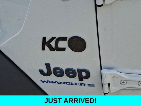 Used 2023 Jeep Wrangler Unlimited w/ Cold Weather Group image 29