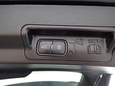 Used 2024 Ford Explorer XLT w/ Equipment Group 202A AWD/4WD image 17