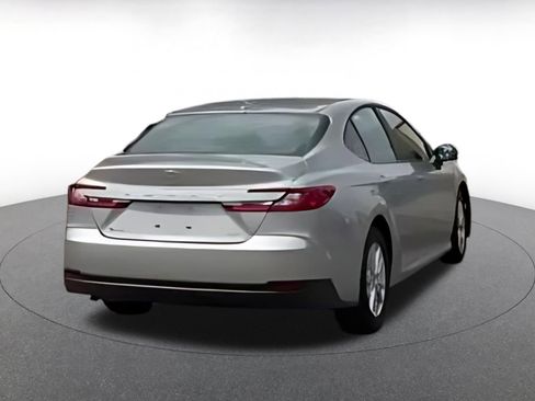 Used 2025 Toyota Camry LE image 11