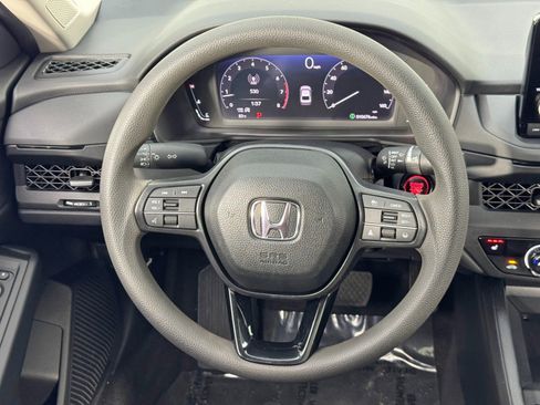 Used 2025 Honda Accord SE image 17
