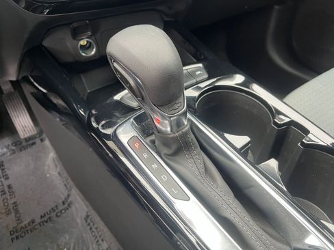 Used 2025 Chevrolet Trax LT image 42