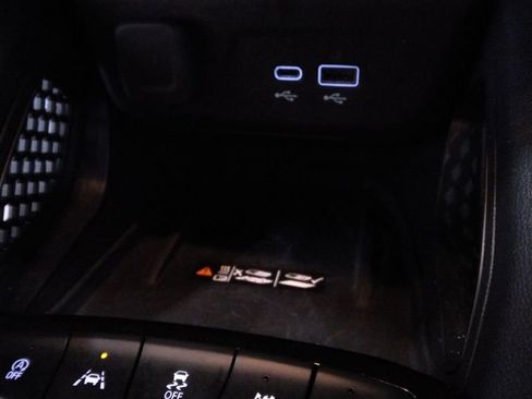 Used 2024 Chevrolet TrailBlazer LT w/ Convenience Package FWD image 22