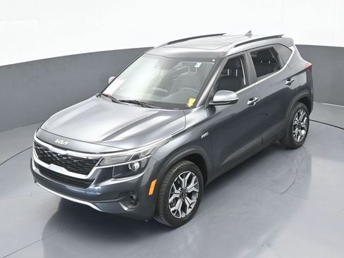 Used 2022 Kia Seltos EX image 50